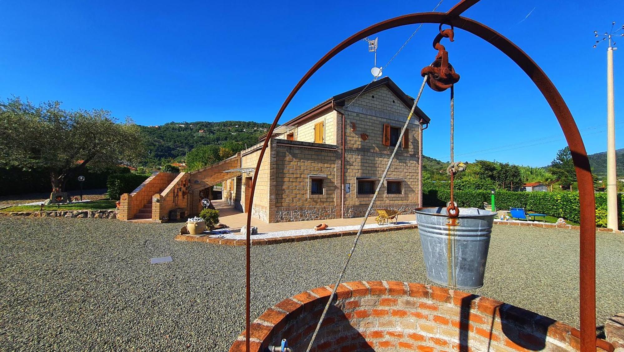 Spicchio Di Luna - Casa Vacanze Albiano Magra Exterior photo